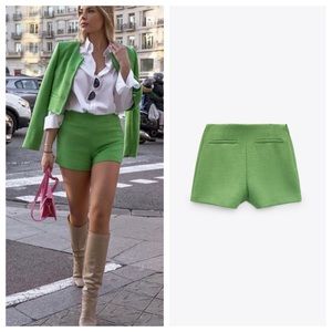 ZARA GREEN STRUCTURED SHORTS - SMALL - REF. 3355/236
